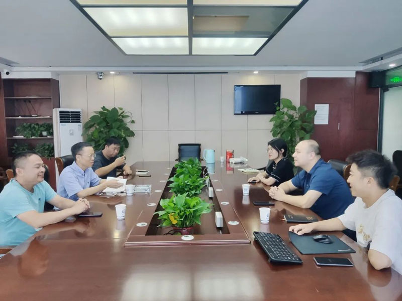 鄭州市科技局、發(fā)改委、生態(tài)環(huán)境局領(lǐng)導(dǎo)蒞臨鑫安利集團調(diào)研